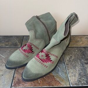 Musse & Cloud Olive Suede Boots with Burgundy Accents